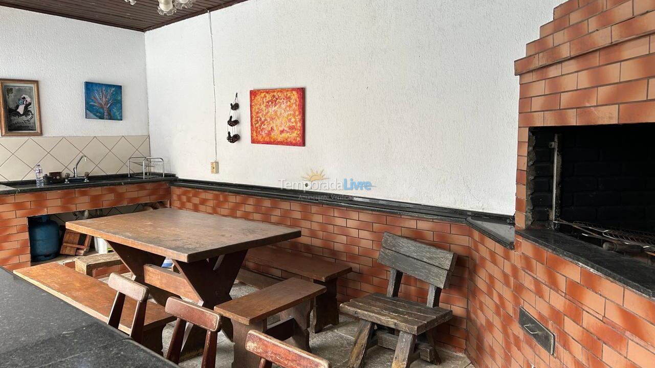 Casa para aluguel de temporada em Guarujá (Praia do Pernambuco)