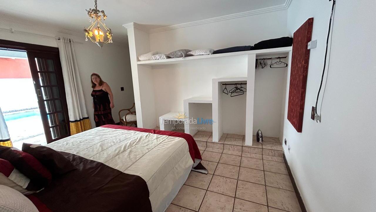Casa para aluguel de temporada em Guarujá (Praia do Pernambuco)