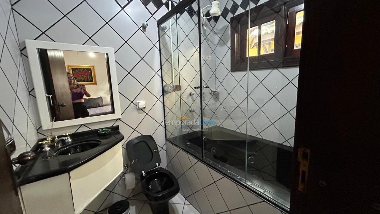 Casa para aluguel de temporada em Guarujá (Praia do Pernambuco)