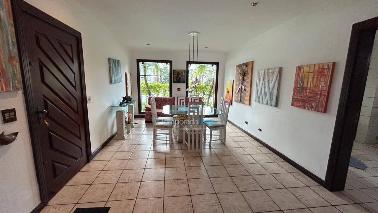 Casa para aluguel de temporada em Guarujá (Praia do Pernambuco)