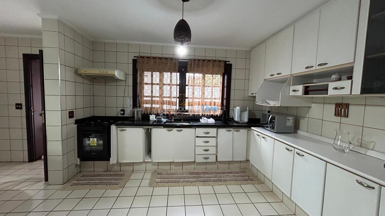 Casa para aluguel de temporada em Guarujá (Praia do Pernambuco)