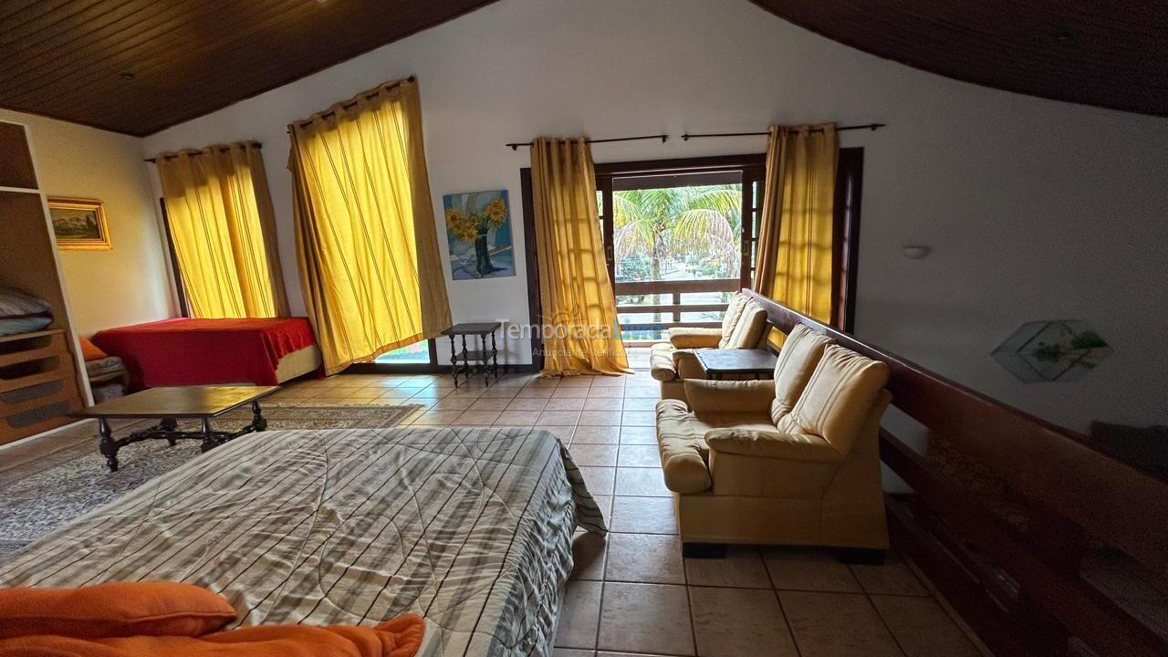 Casa para aluguel de temporada em Guarujá (Praia do Pernambuco)