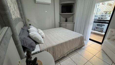 Apartment with 03 bedrooms facing the sea