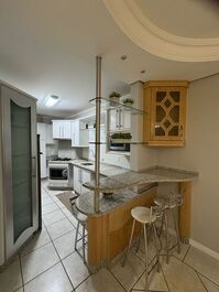 Apartment with 03 bedrooms facing the sea