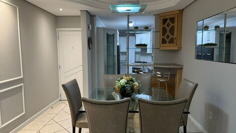 Apartment with 03 bedrooms facing the sea