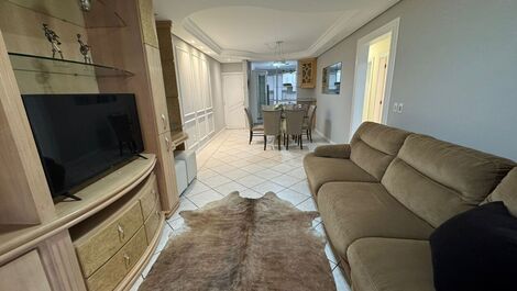 Apartment with 03 bedrooms facing the sea