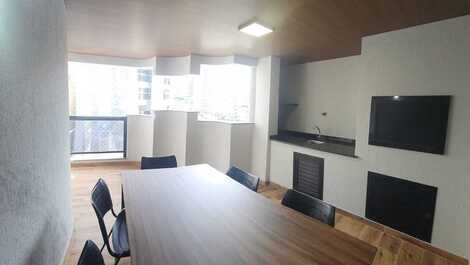 Apartment with 03 bedrooms facing the sea