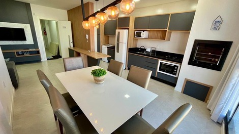 Apartamento em Bombas com Piscina no Condomínio