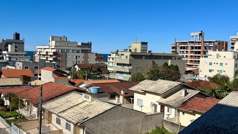 Apartamento em Bombas com Piscina no Condomínio