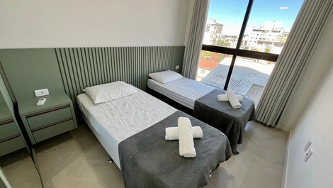 Apartamento em Bombas com Piscina no Condomínio