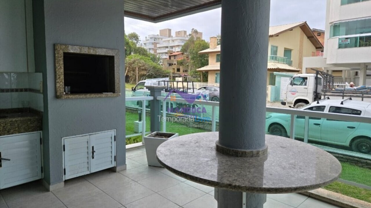 Apartamento para aluguel de temporada em Bombinhas (Praia de Quatro Ilhas)