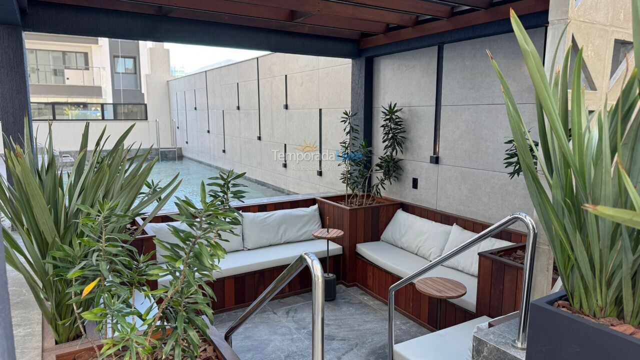 Apartamento para aluguel de temporada em Itapema (Meia Praia)