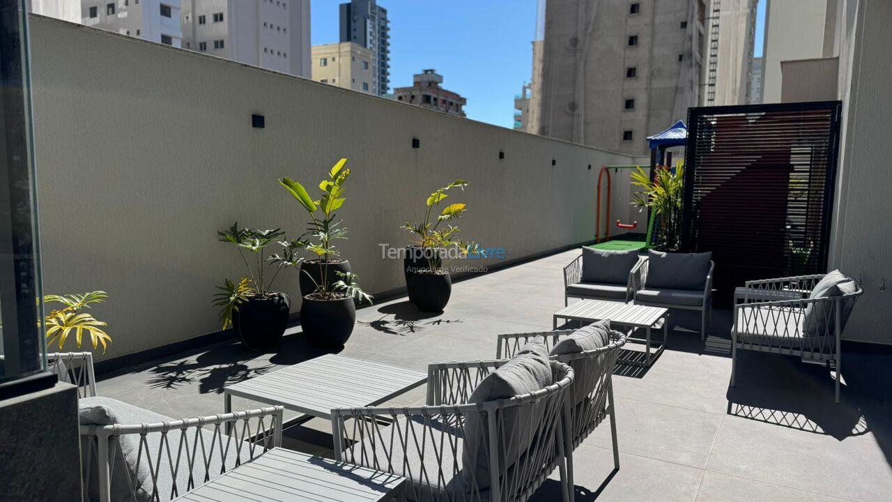 Apartamento para aluguel de temporada em Itapema (Meia Praia)