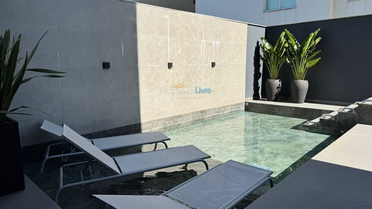 Apartamento para aluguel de temporada em Itapema (Meia Praia)