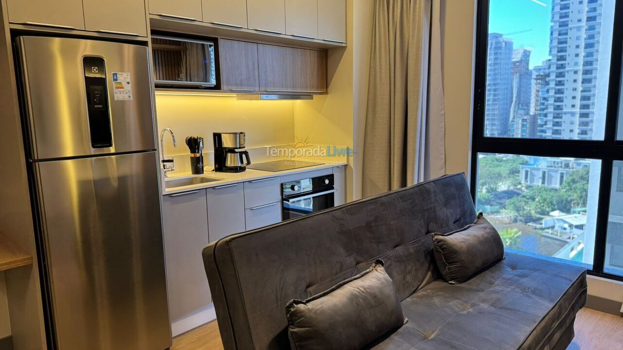 Apartamento para aluguel de temporada em Itapema (Meia Praia)