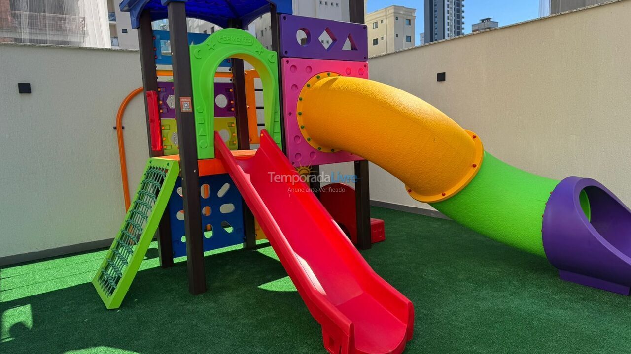 Apartamento para aluguel de temporada em Itapema (Meia Praia)