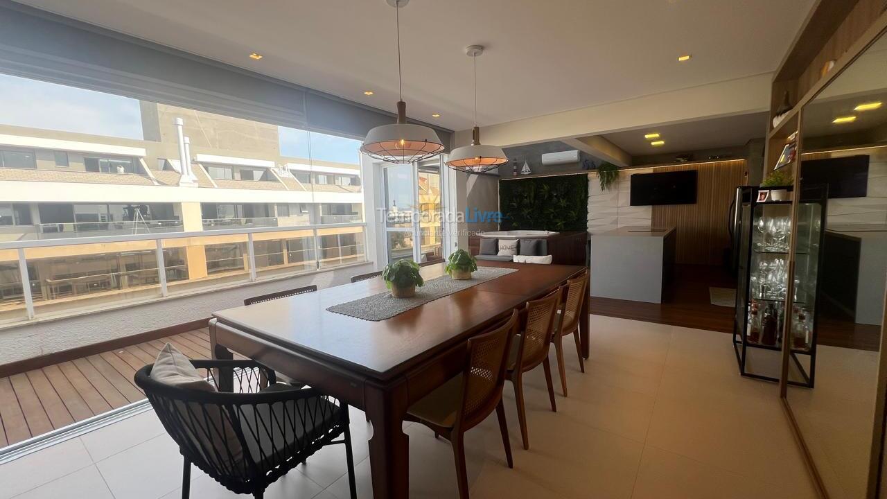 Apartamento para aluguel de temporada em Florianópolis (Jurere Tradicional)