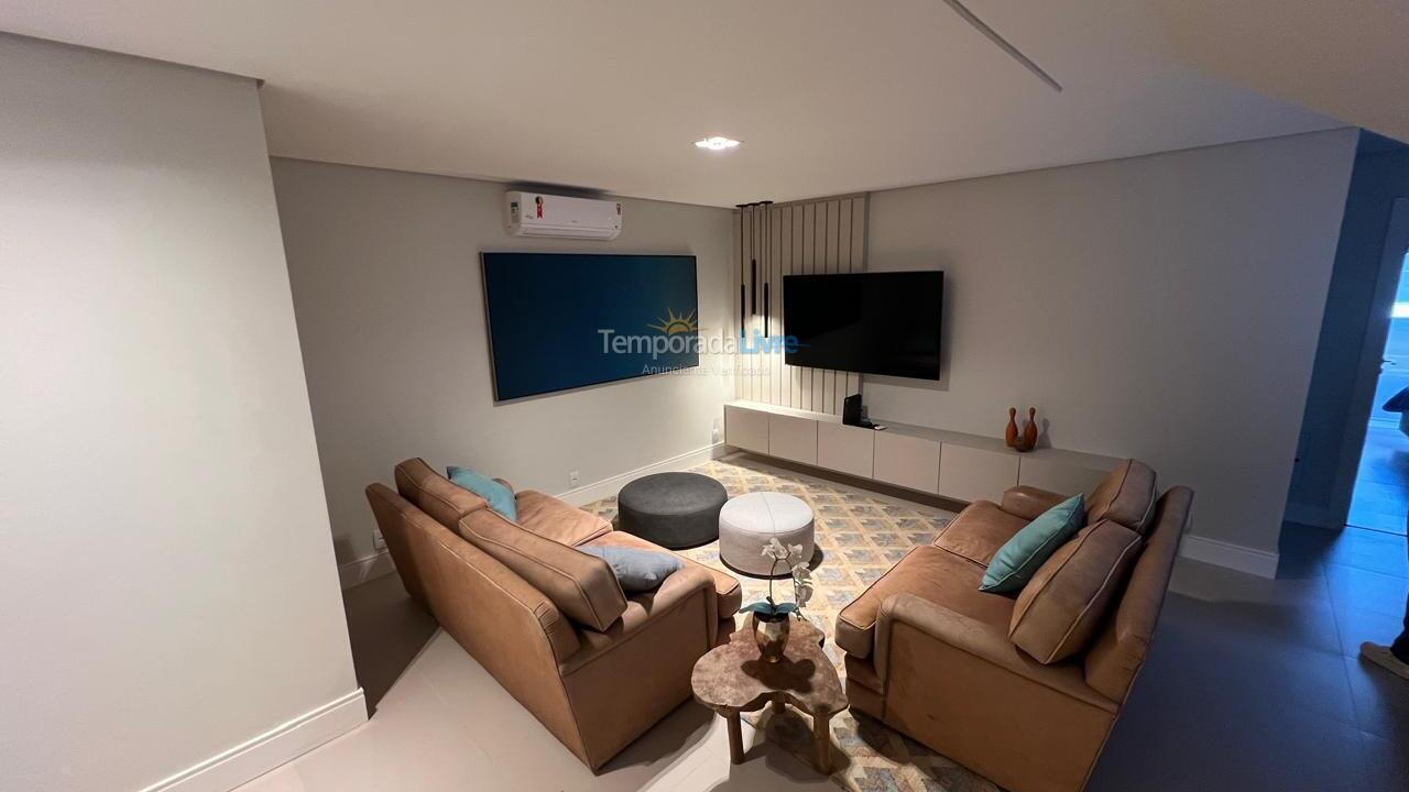 Apartamento para aluguel de temporada em Florianópolis (Jurere Tradicional)