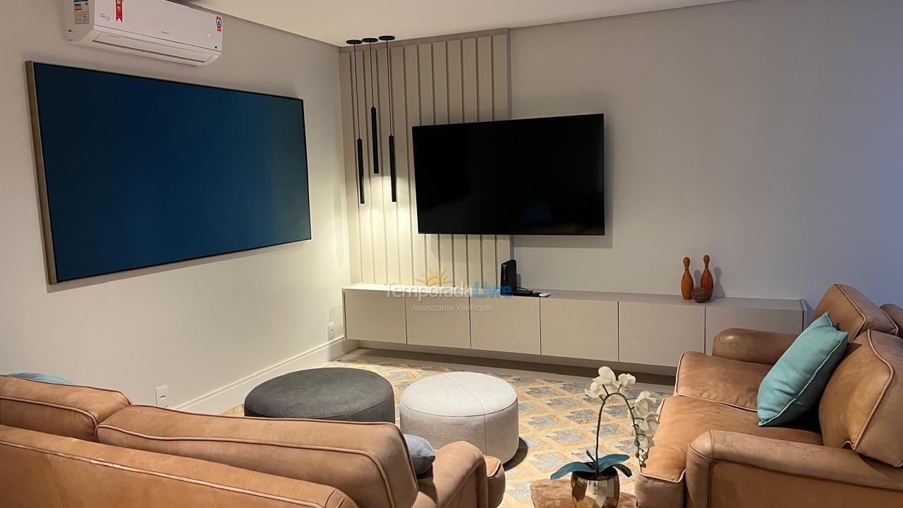 Apartamento para aluguel de temporada em Florianópolis (Jurere Tradicional)