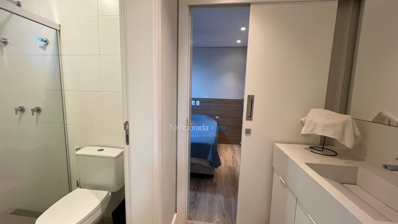 Apartamento para aluguel de temporada em Florianópolis (Jurere Tradicional)