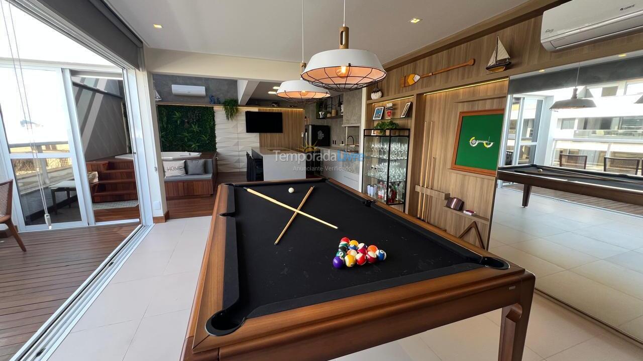 Apartamento para aluguel de temporada em Florianópolis (Jurere Tradicional)