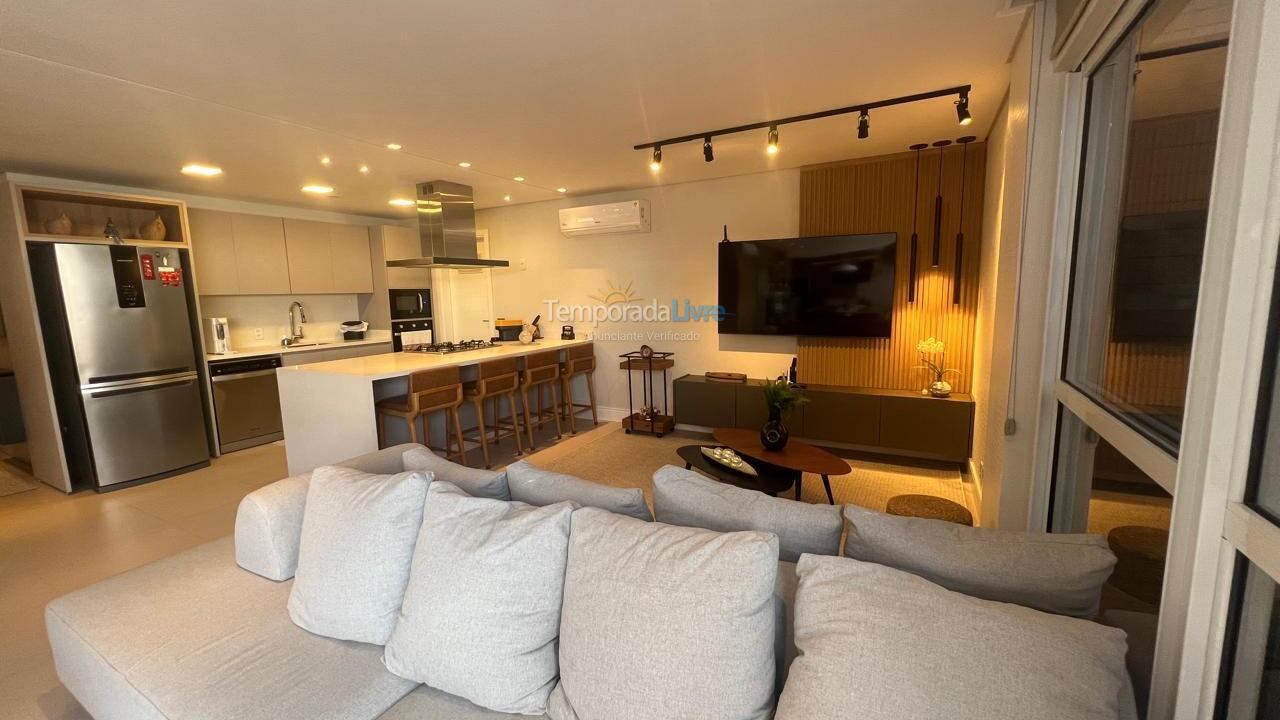 Apartamento para aluguel de temporada em Florianópolis (Jurere Tradicional)