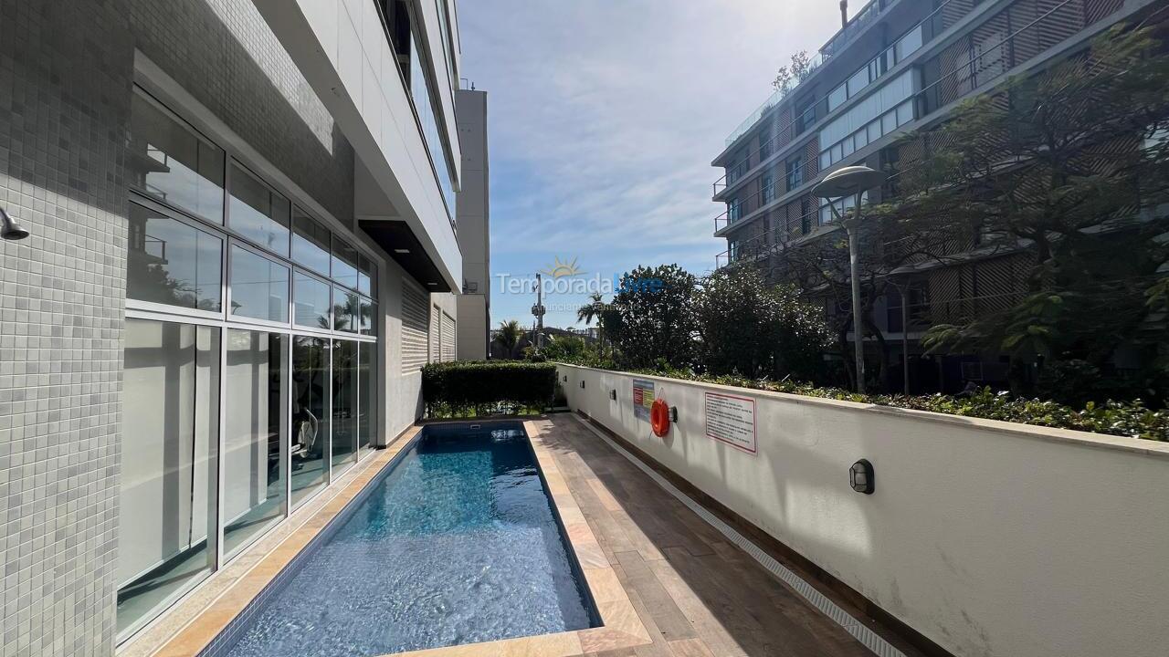 Apartamento para aluguel de temporada em Florianópolis (Jurere Tradicional)