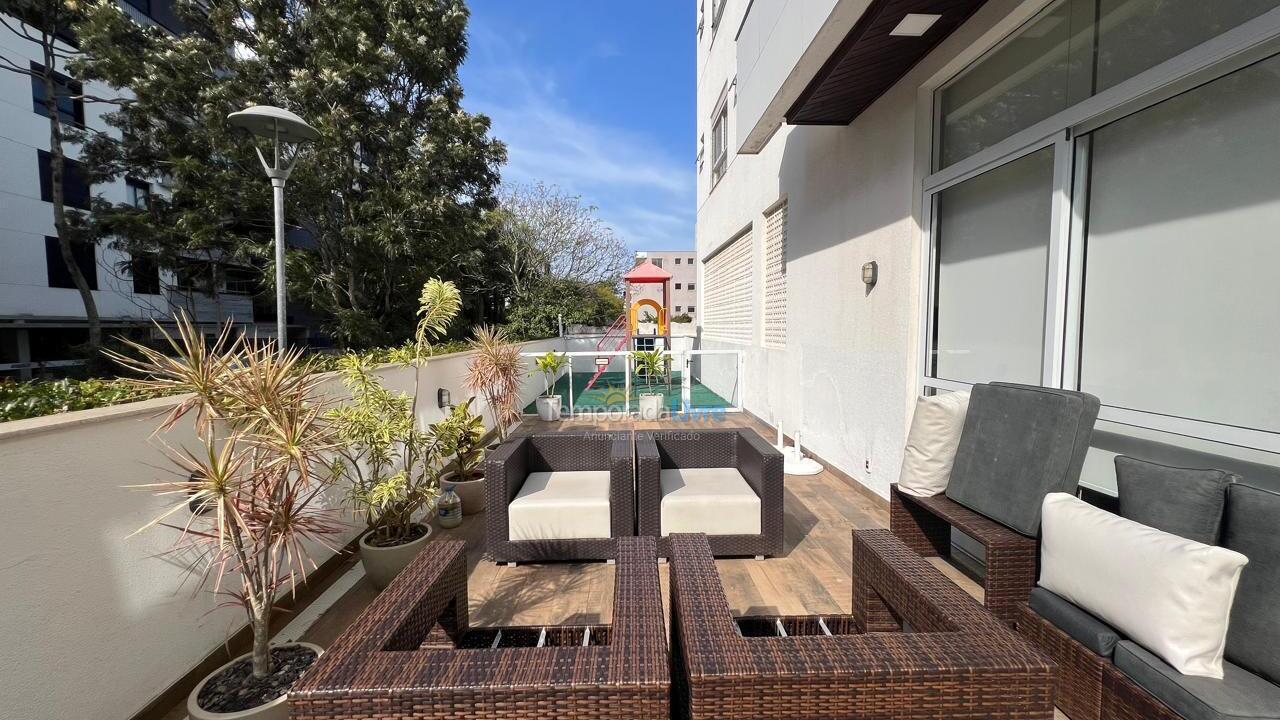 Apartamento para aluguel de temporada em Florianópolis (Jurere Tradicional)