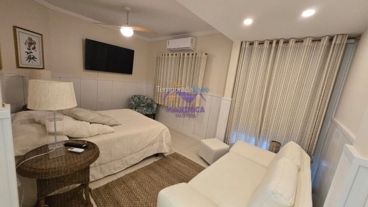 Apartamento para aluguel de temporada em Bombinhas (Praia de Quatro Ilhas)