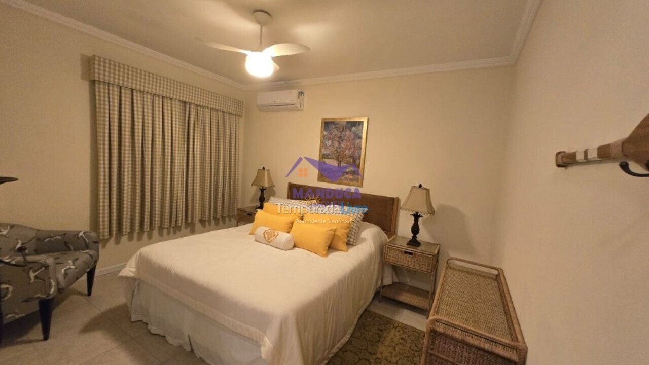 Apartamento para aluguel de temporada em Bombinhas (Praia de Quatro Ilhas)