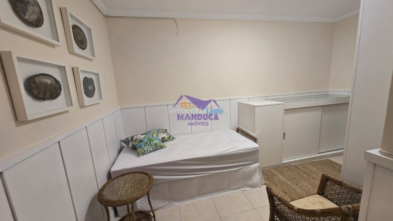 Apartamento para aluguel de temporada em Bombinhas (Praia de Quatro Ilhas)