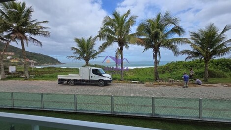 APTO COM VISTA PARA O MAR 4 ILHAS