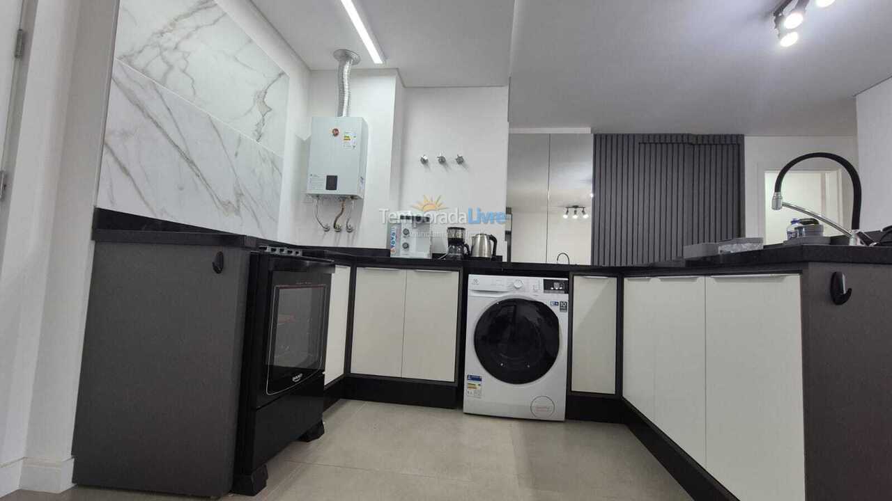 Apartamento para aluguel de temporada em Florianópolis (Jurere Tradicional)