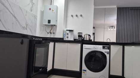 JURERÊ, 2 SUÍTES, A 300 METROS DA PRAIA