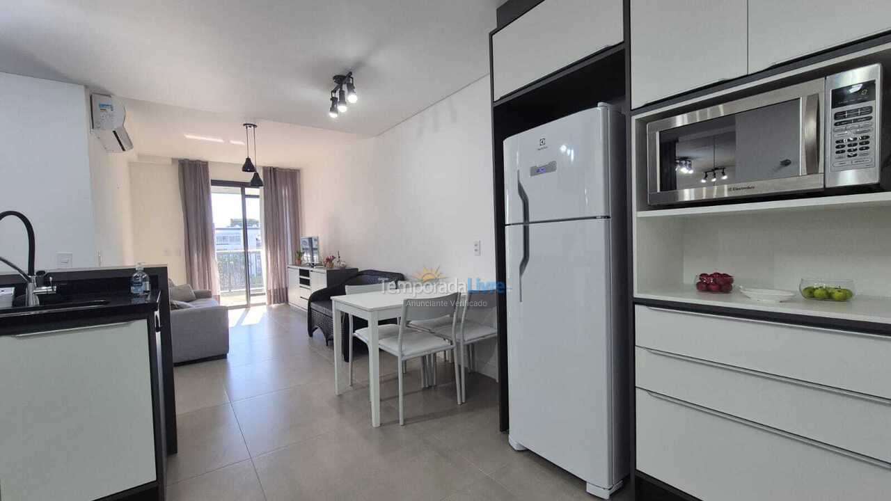 Apartamento para aluguel de temporada em Florianópolis (Jurere Tradicional)