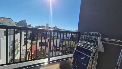 JURERÊ, 2 SUÍTES, A 300 METROS DA PRAIA