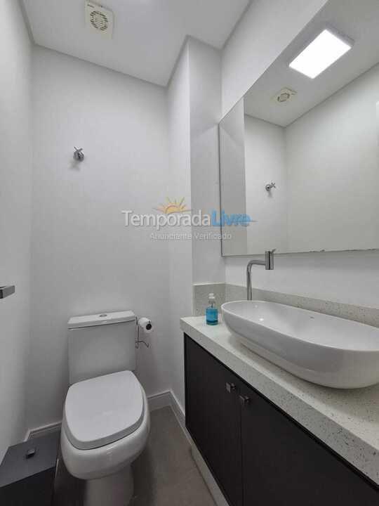 Apartamento para aluguel de temporada em Florianópolis (Jurere Tradicional)