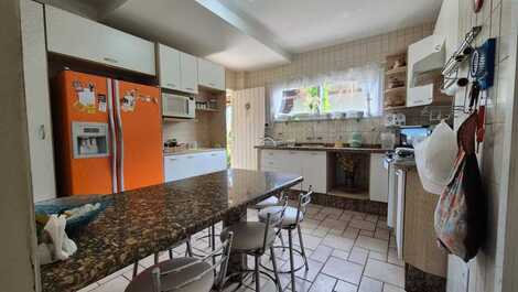 JURERÊ, 5 BEDROOMS (1 SUITE), SEA FRONT