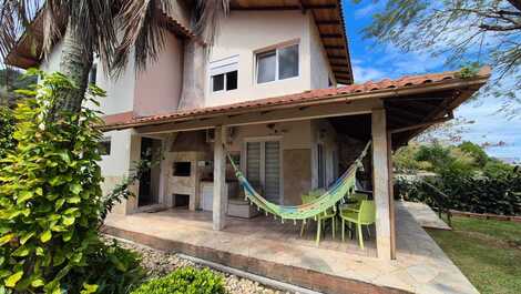 JURERÊ, 5 BEDROOMS (1 SUITE), SEA FRONT
