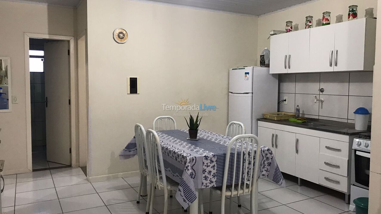 Apartamento para aluguel de temporada em Palhoça (Praia da Pinheira)