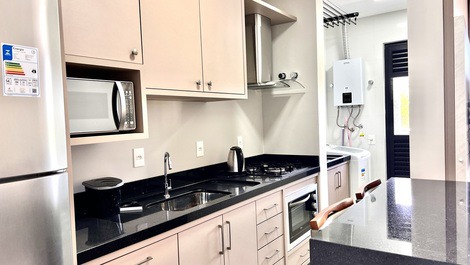 APARTAMENTO 100M DA PRAIA 2 SUITES COM PISCINA NO EDIFICIO