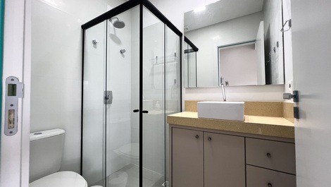 APARTAMENTO 100M DA PRAIA 2 SUITES COM PISCINA NO EDIFICIO