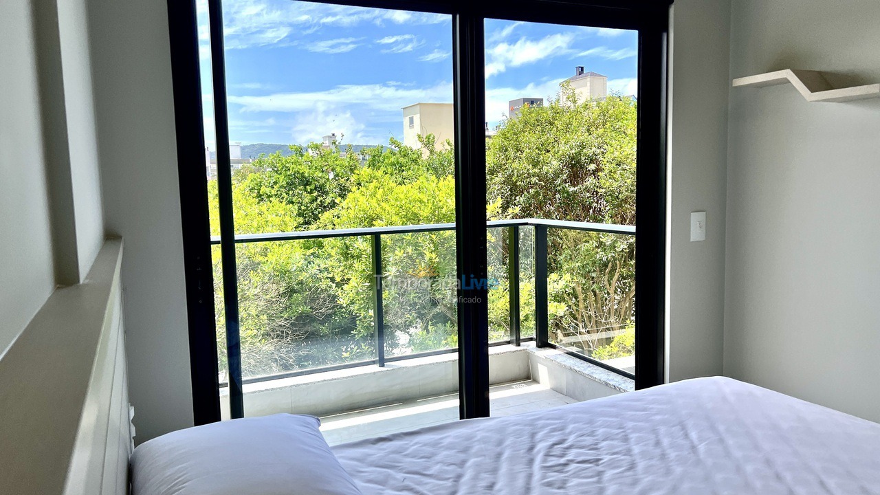 Apartamento para aluguel de temporada em Bombinhas (Canto Grande)