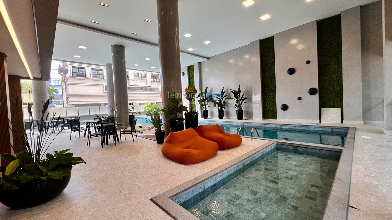 Apartamento para aluguel de temporada em Bombinhas (Canto Grande)