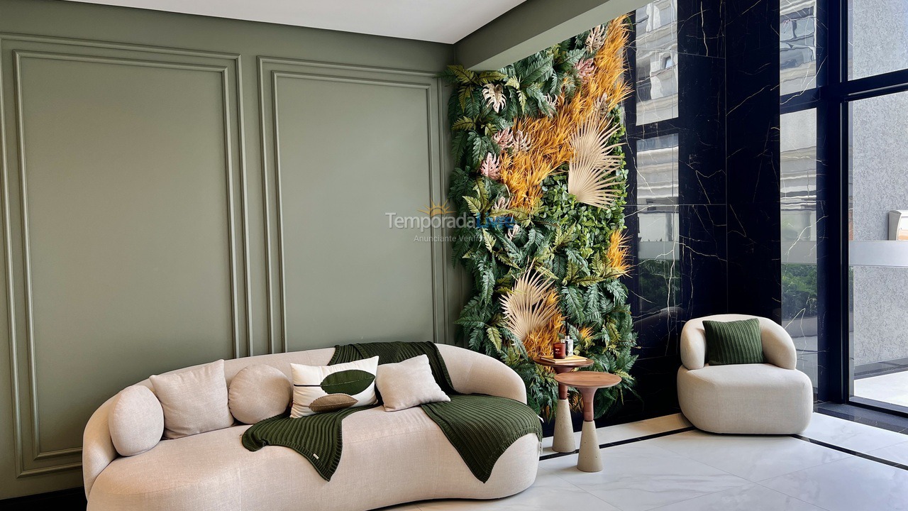 Apartamento para aluguel de temporada em Bombinhas (Canto Grande)