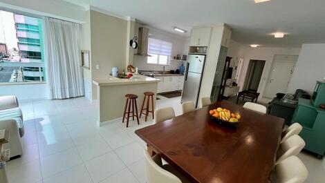 Excelente apartamento en Meia Praia con 4 habitaciones