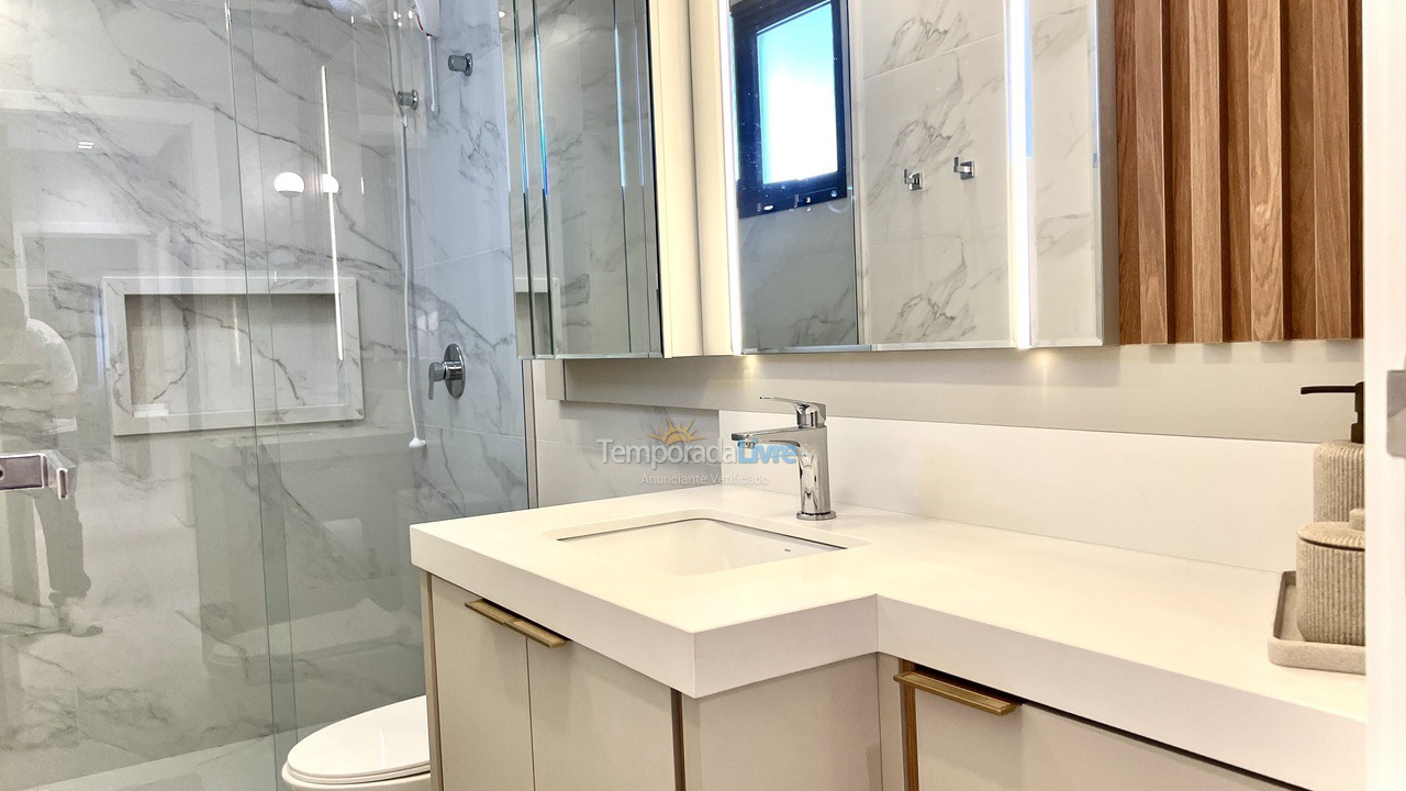 Apartment for vacation rental in Bombinhas (Mariscal)