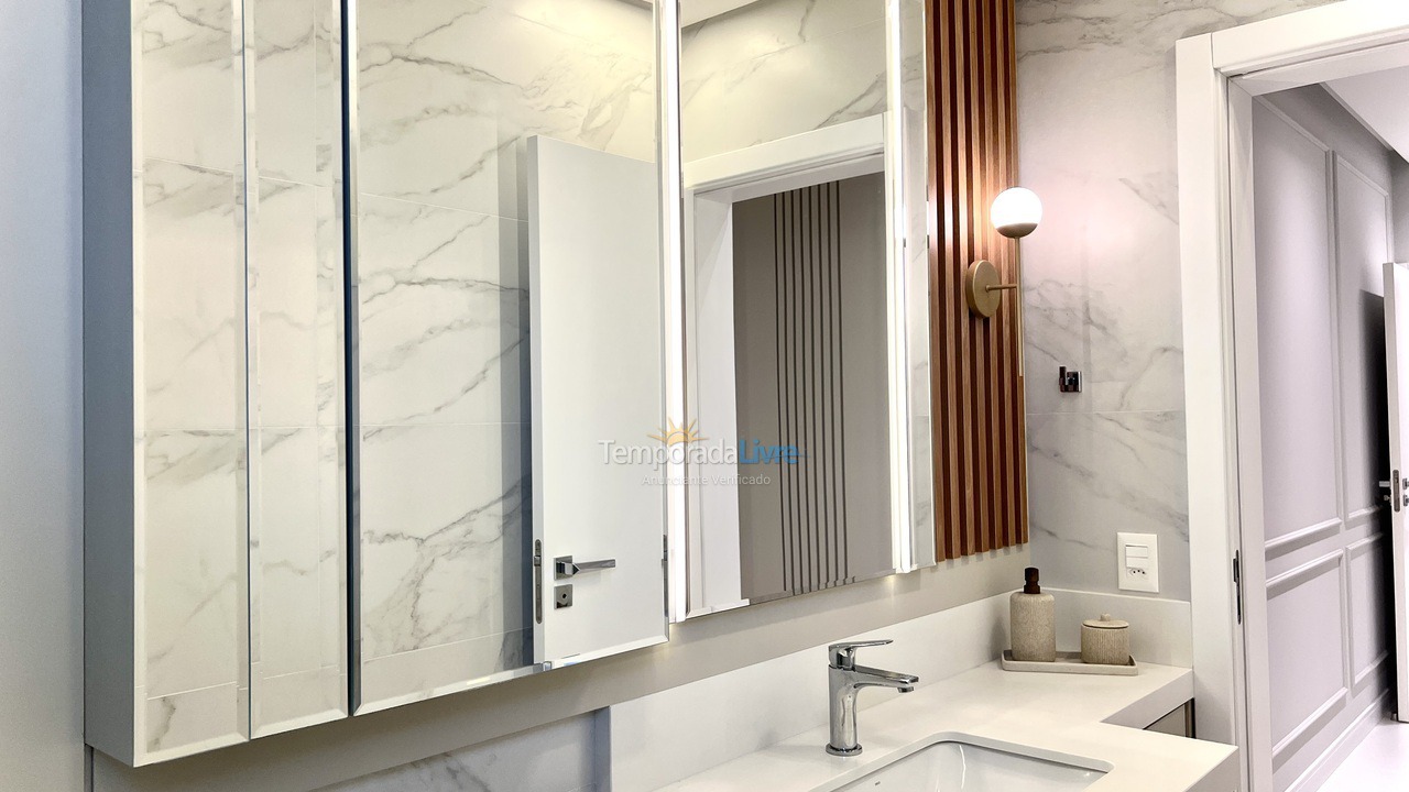 Apartment for vacation rental in Bombinhas (Mariscal)