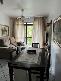 Apartamento 2 dormitórios no Ingleses Norte.