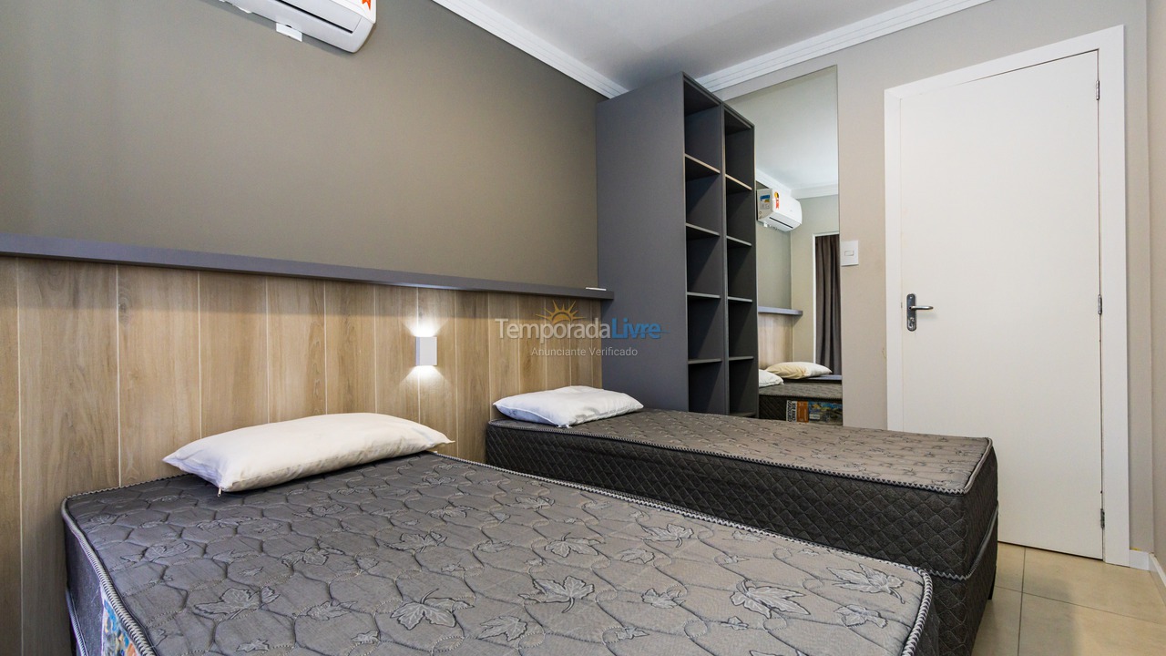 Apartamento para aluguel de temporada em Bombinhas (Canto Grande)